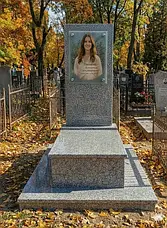 7013390016 w330 h230 pamyatnik sirij granit